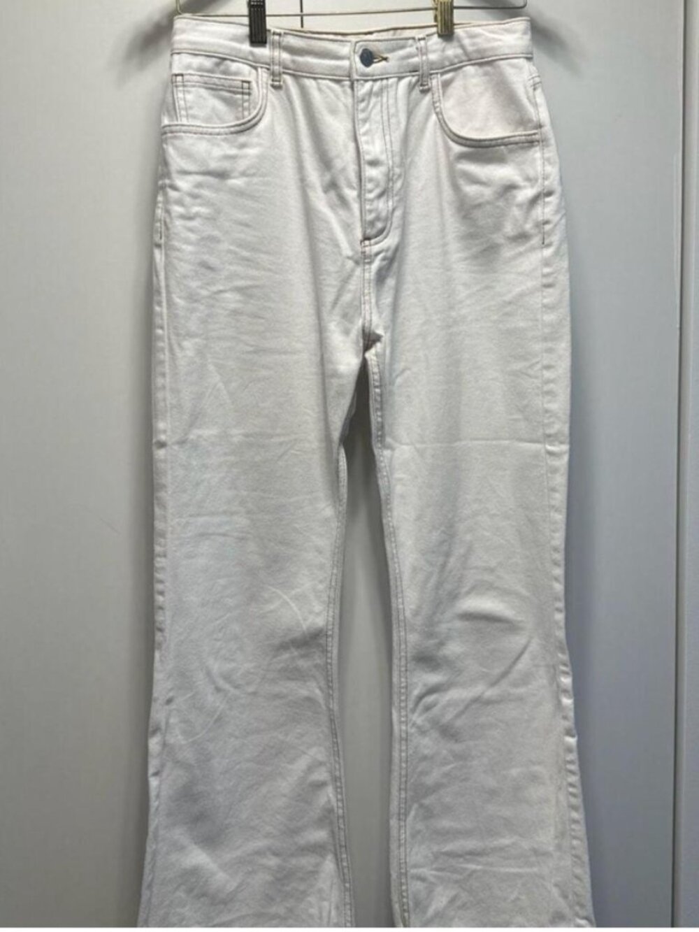 Reclaimed Vintage White High-Rise Flare Jeans with Raw Hem Size 28